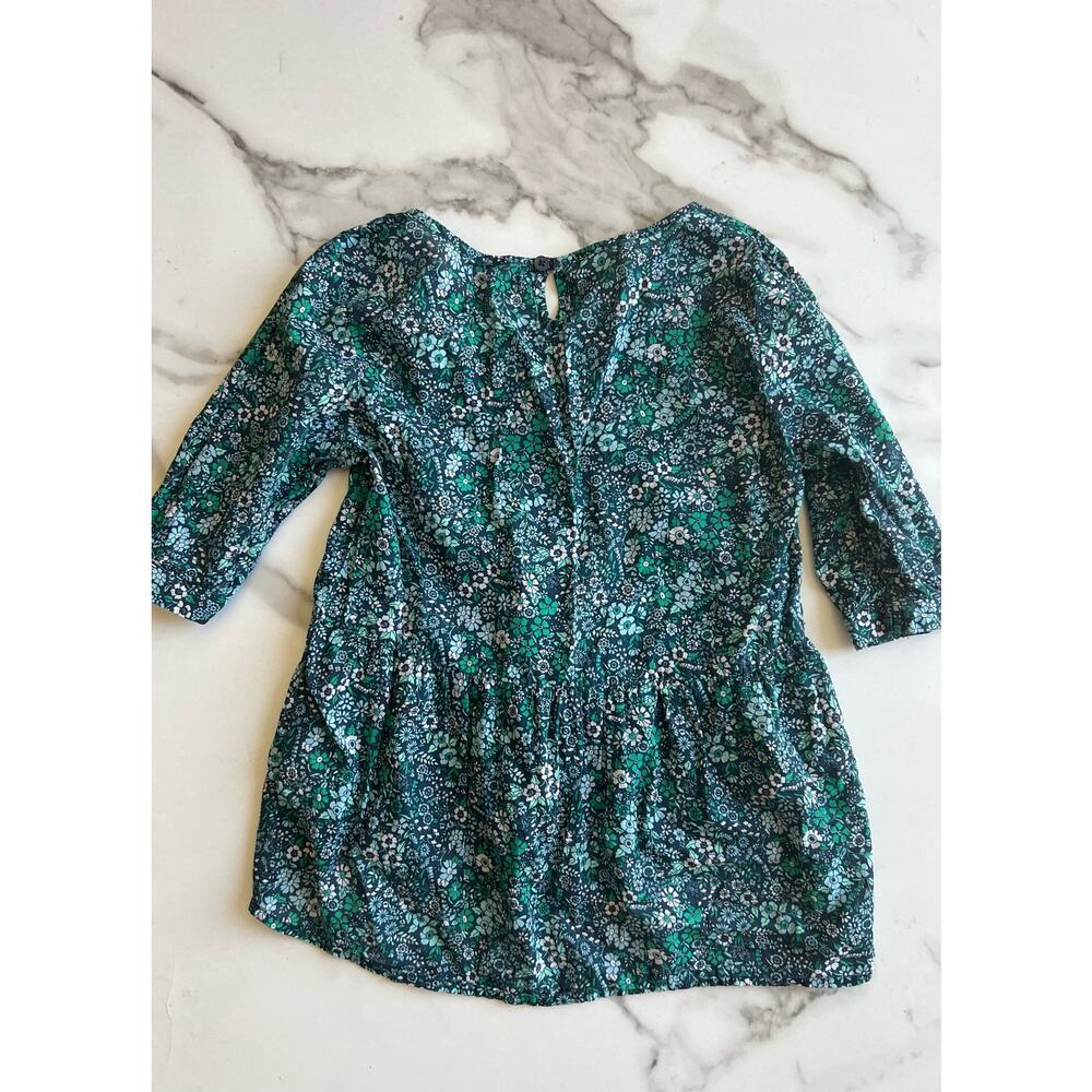 Girl’s smocked top
